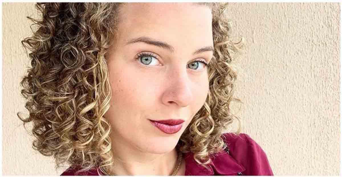 Prestes a dar à luz, Debby Lagranha faz ensaio e exibe barrigão