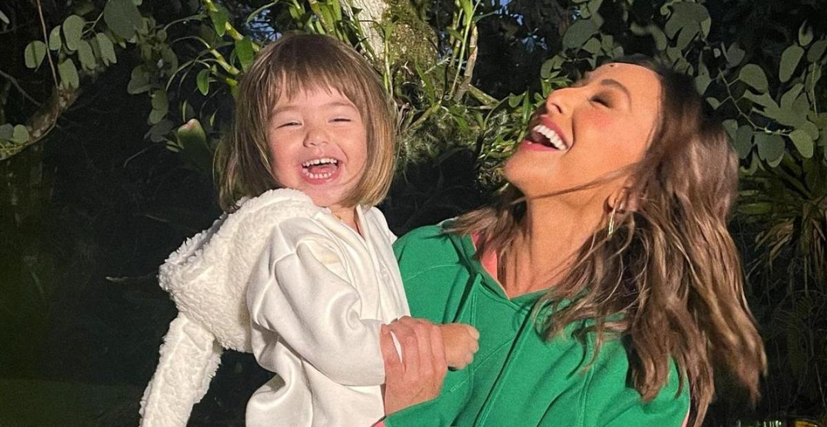 Sabrina Sato mostra desfecho de pegadinha carinhosa com Zoe e web se derrete: ”Coisa mais fofa”