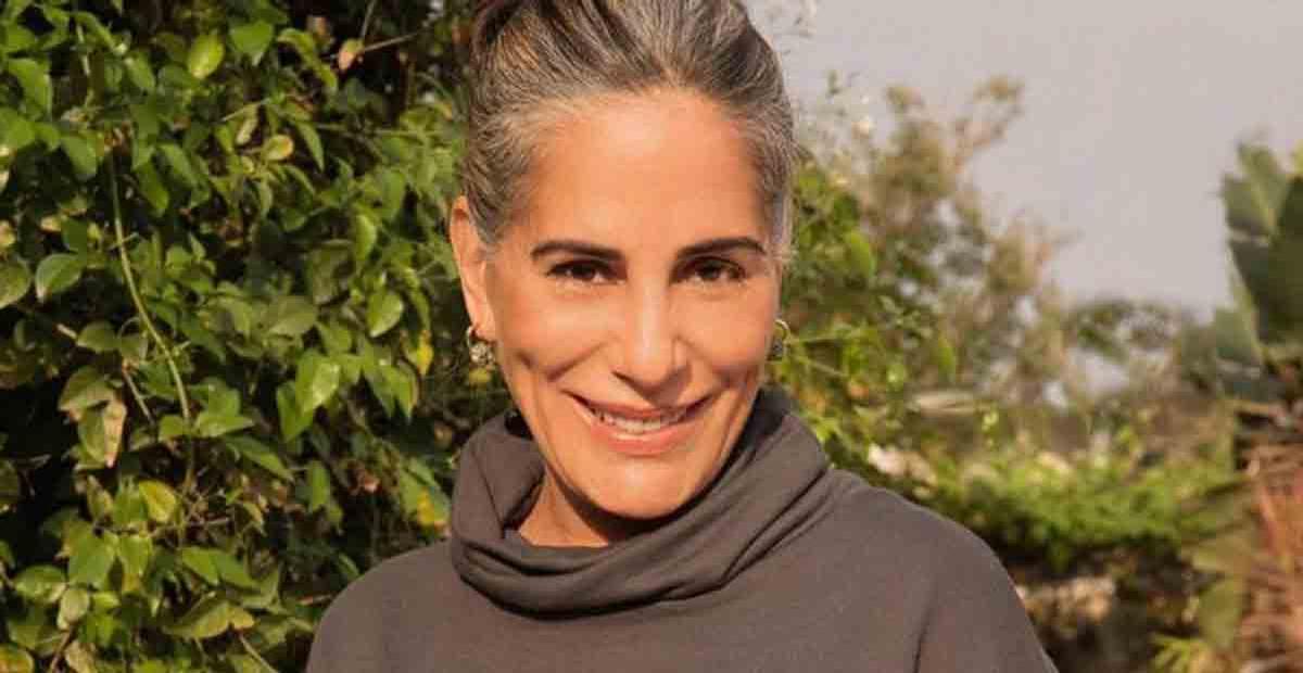 Gloria Pires se emociona com prêmio de melhor atriz no Festival de Cinema de Gramado