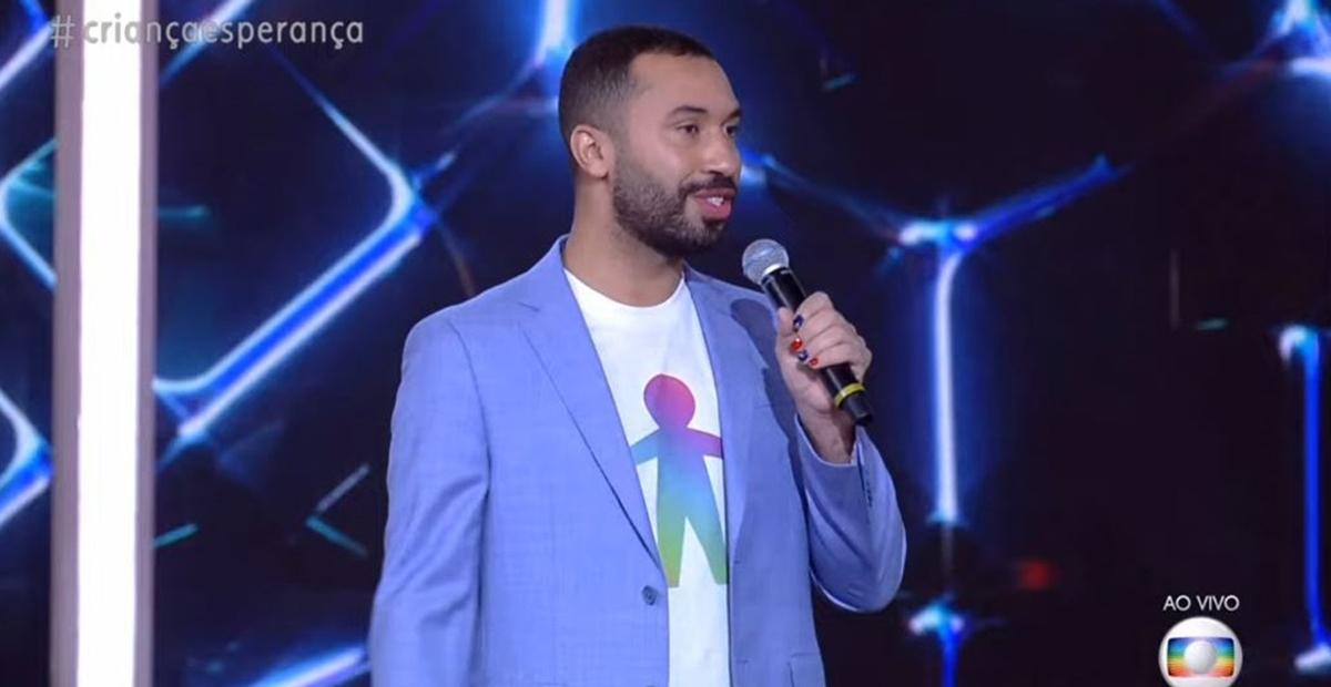 No ‘Criança Esperança’, Gil do Vigor se emociona ao falar sobre educação: ‘Foi o que fez eu seguir’
