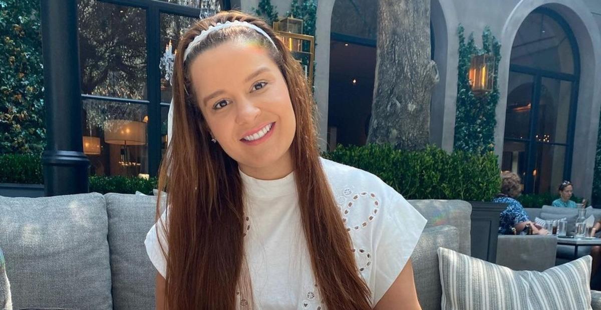 Maiara surge deitadona em banheira em fotos e brinca: ”Fim de noite é sempre assim”
