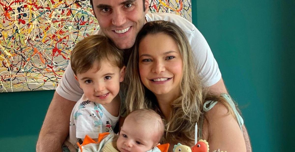 Com foto em família, Milena Toscano celebra mesversário do filho, Francisco