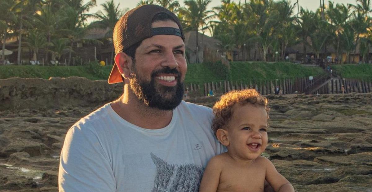 Theo, filho de Sorocaba, derrete a web ao surgir com look estiloso: ”Um mocinho lindo”