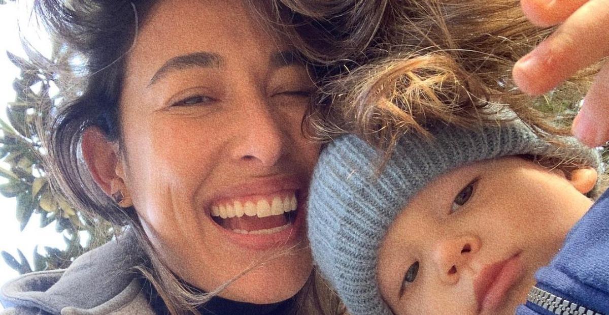 Giselle Itié surge coladinha com Pedro Luna e comenta sobre crescimento do bebê: ”Muito rápido”