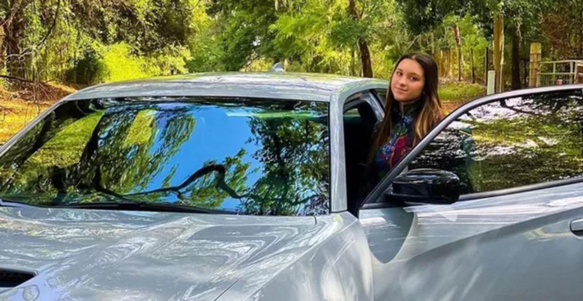 Aos 17 anos, filha de Gugu Liberato é dona de carrão avaliado em R$ 420 mil