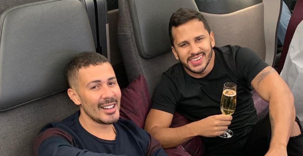 Carlinhos Maia curte viagem romântica com Lucas Guimarães e web se derrete: ”Perfeitos”