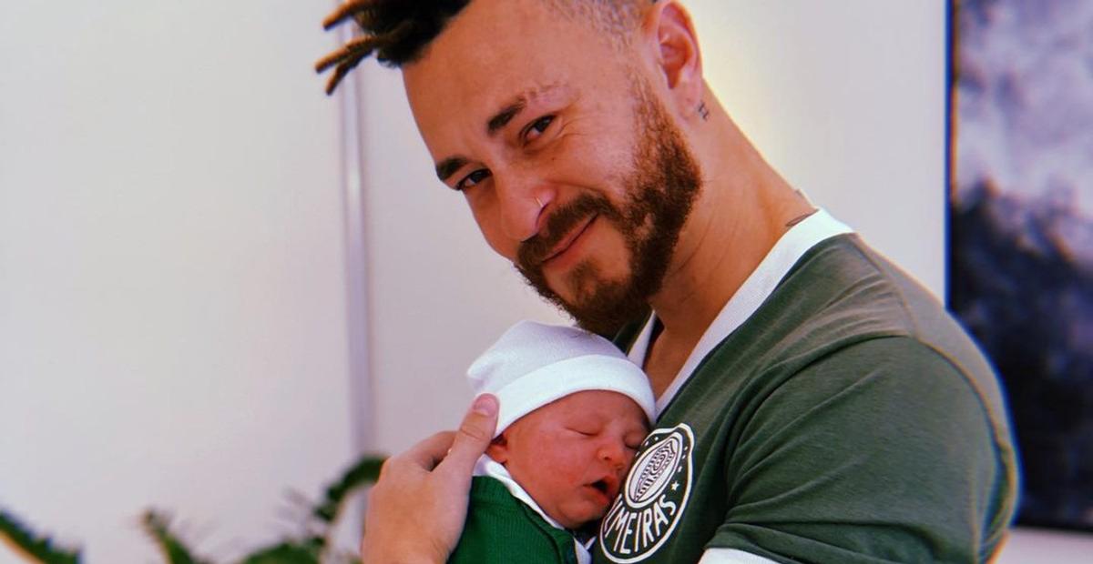 Fred mostra Cris vestido com roupa do Palmeiras e celebra o aniversário do time