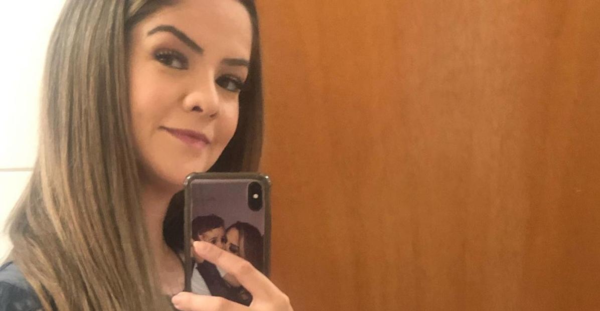 Grávida pela 2ª vez, Maria Cecília exibe barriguinha de doze semanas: ”Olha meu tamanho”