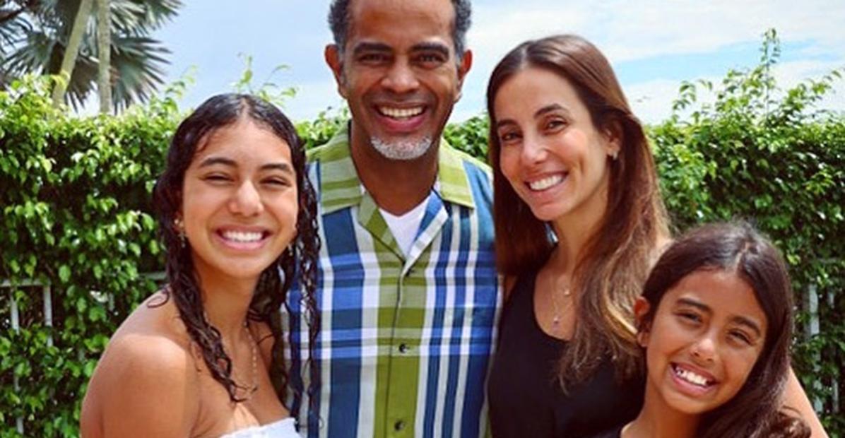 Jair Oliveira mostra jantar especial em família e deixa web encantada: ”Lindos e abençoados”