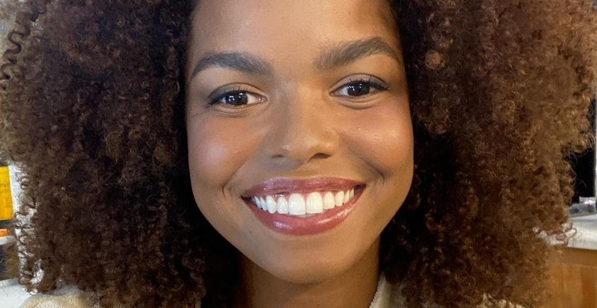 Jeniffer Nascimento posa na praia e questiona: ”Você já deixou de postar algo por medo?”