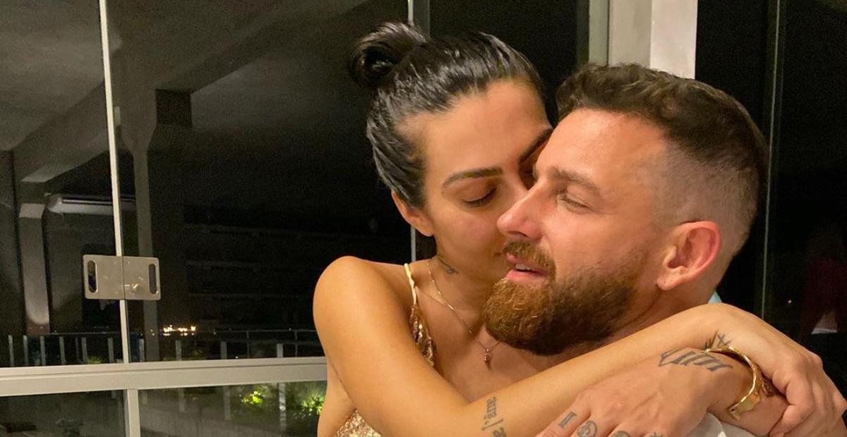 Cleo e Leandro D’lucca surgem em clima romântico durante Lua de Mel: ”Sou louca por você”
