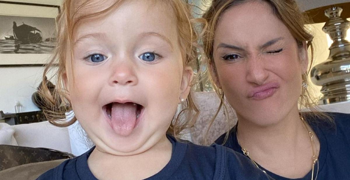 Claudia Leitte mostra todo o molejo de Bella dançando e se derrete: ”Malemolência!”