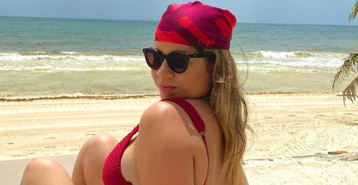 No México, Marília Mendonça faz tour pelo hotel luxuoso e impressiona