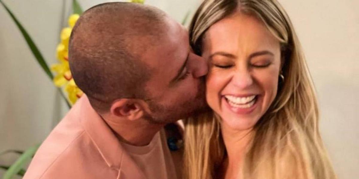 Paolla Oliveira surge no colo de Diogo Nogueira após vitória na ‘Super Dança dos Famosos’