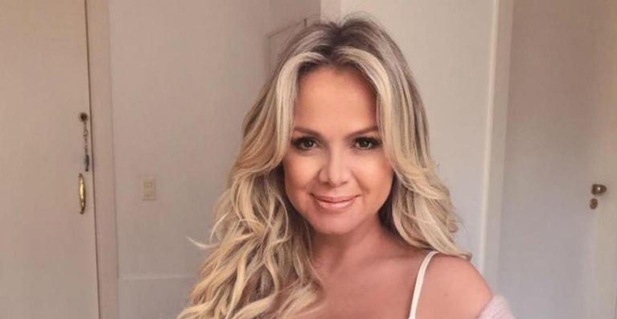 Aos 47 anos, Eliana chama atenção com abdômen super trincado