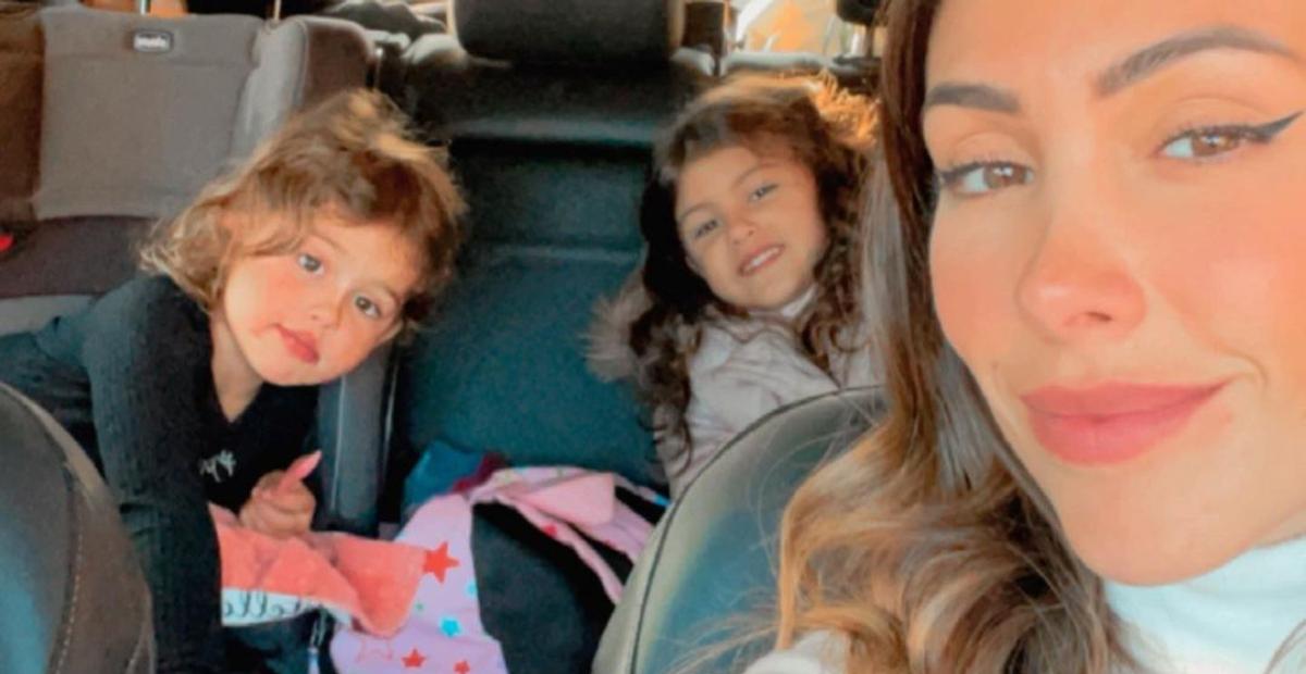 Bella Falconi mostra aula de iniciação ao esporte de Vicky e Stella e encanta web: ”Duas lindas”