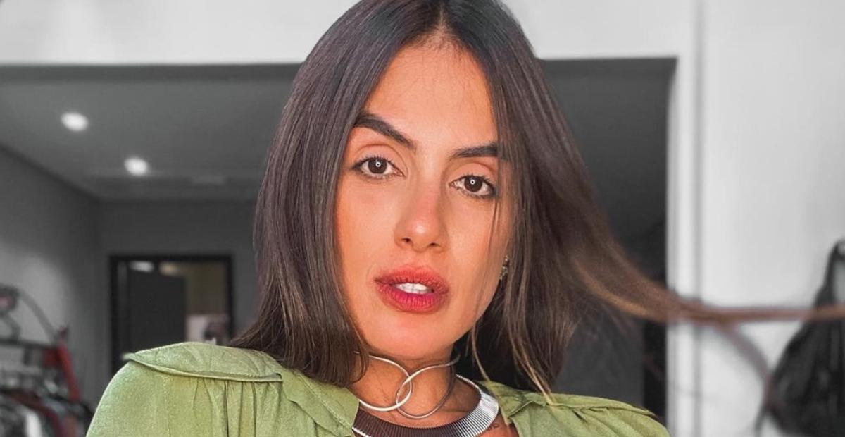 Em Alagoas, Carol Peixinho ostenta corpaço impecável com biquíni fininho fio dental: ”Surreal”