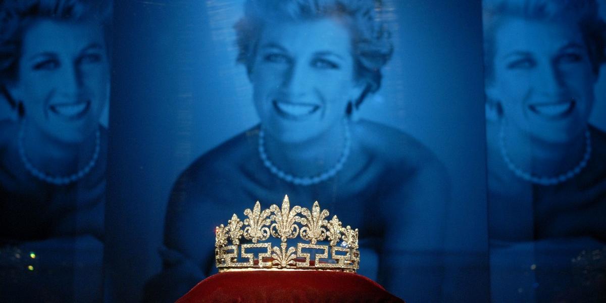 Família e admiradores criam tributos à Princesa Diana em homenagens pelos 24 anos de sua morte