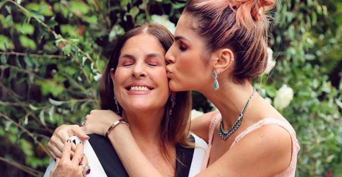 Julia Faria emociona com homenagem de aniversário para sua mãe