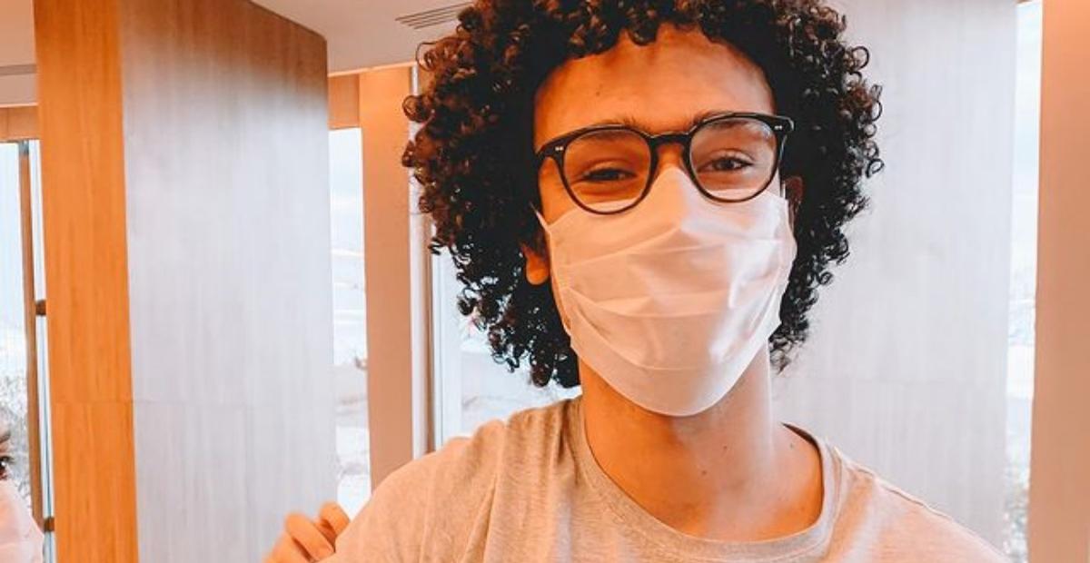 Sérgio Malheiros faz alerta ao tomar a 2ª dose da vacina contra a covid-19: ”É a única saída”