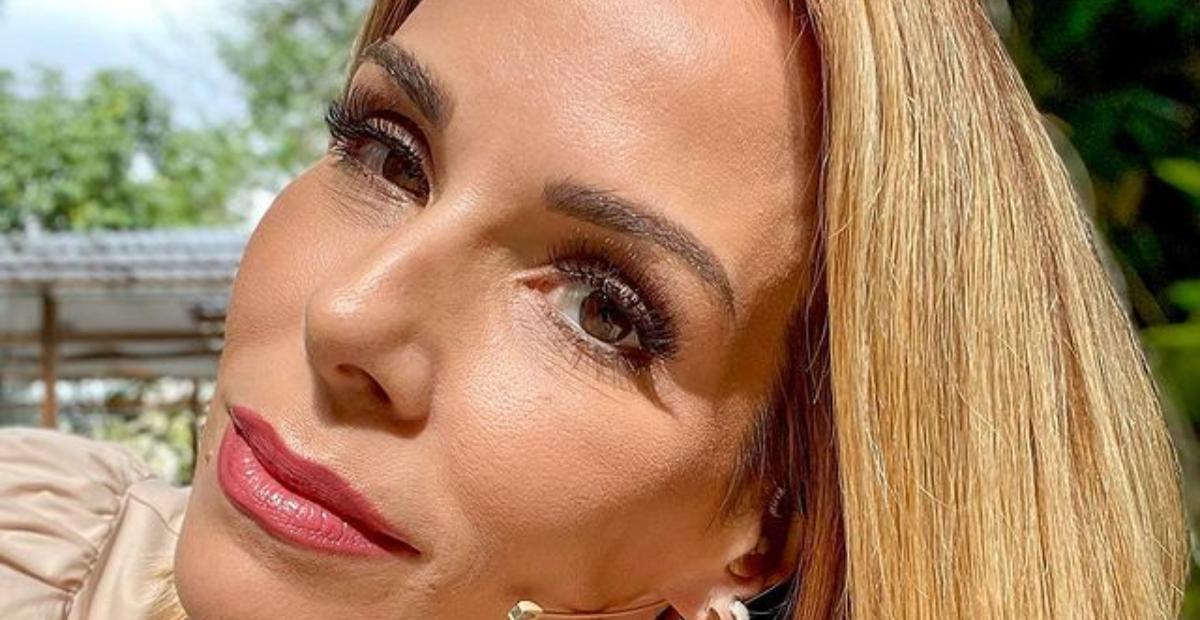 Ana Furtado lembra com carinho de seus primeiros cãezinhos: ”Minha paixão começou com eles”