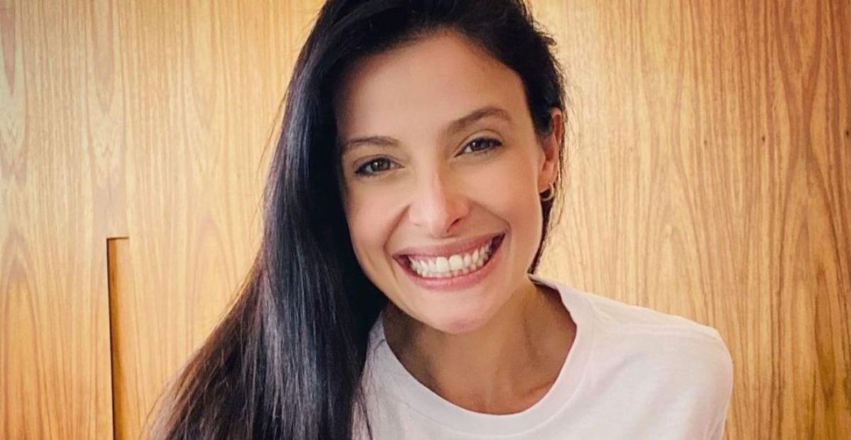 Bruna Spínola relembra gravidez em clique feito durante viagem a Paris