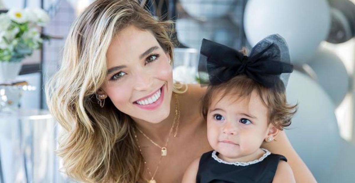 Carol Dias publica cliques fofíssimos de sua filha, Esther e encanta a web: ”Como ela está linda!”