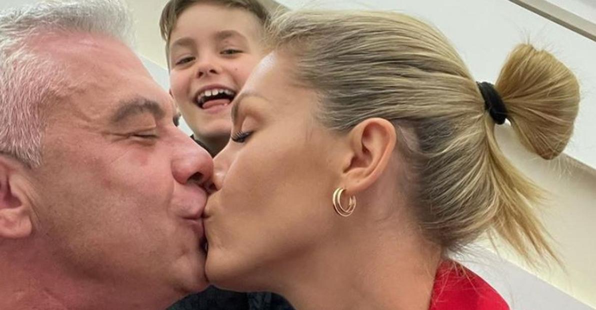 Em clima de TBT, Alexandre Correa resgata cliques em família: ”Minha base”