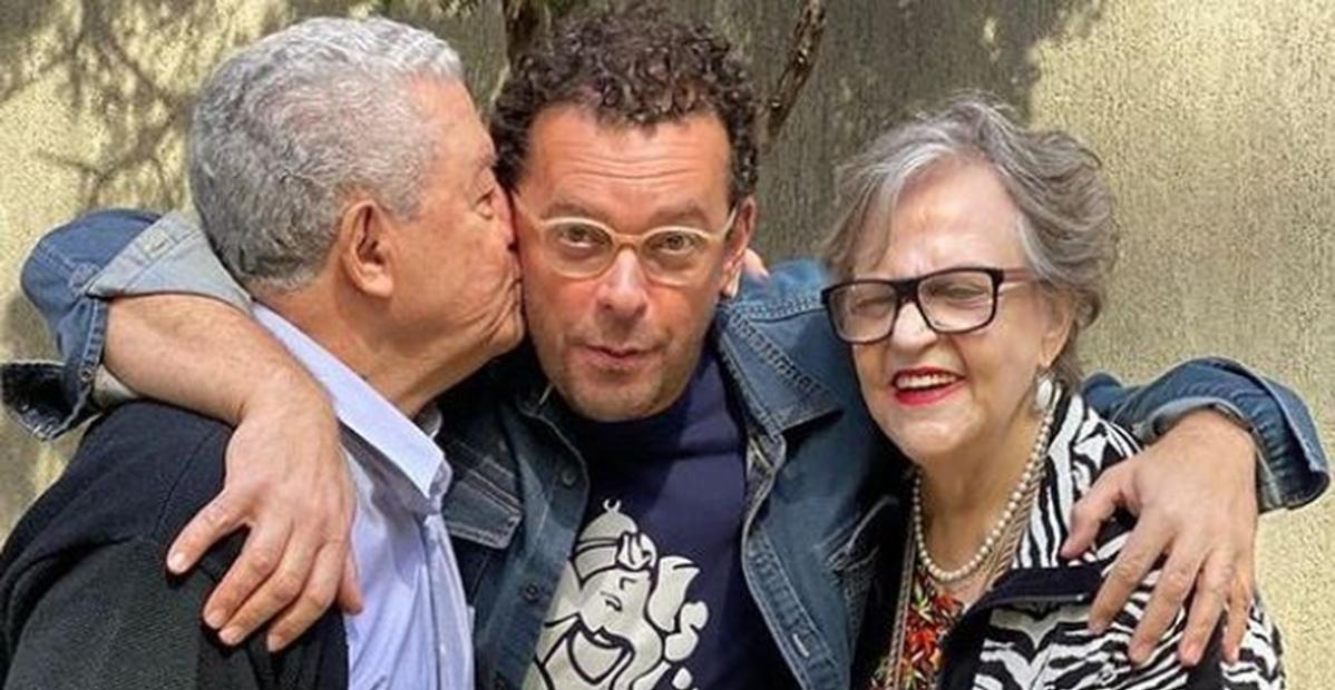 Fernando Rocha celebra 56 anos de casamento dos pais: ”História linda com dias de sol e chuva”