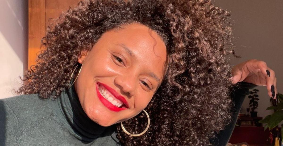 Jessica Ellen esbanja beleza publicar clique de biquíni: ”TBT das férias!”