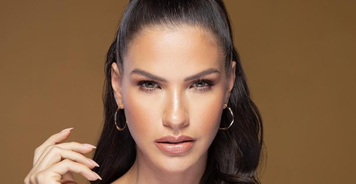 Deslumbrante, Andressa Suita surge só de body em look grifado de mais de R$40 mil