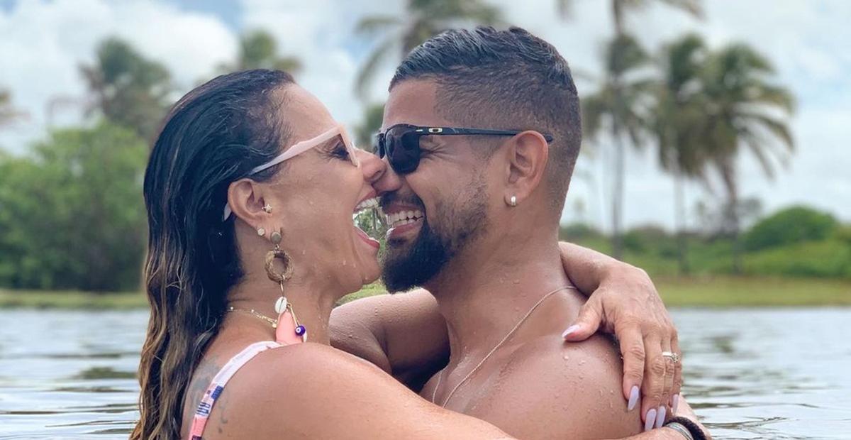 No dia do casamento, Viviane Araújo se declara para Guilherme Militão: ”Decisão mais certa!”