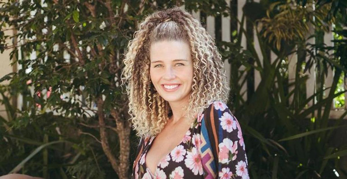 Prestes a dar à luz, Debby Lagranha faz ensaio na fazenda e mostra barrigão
