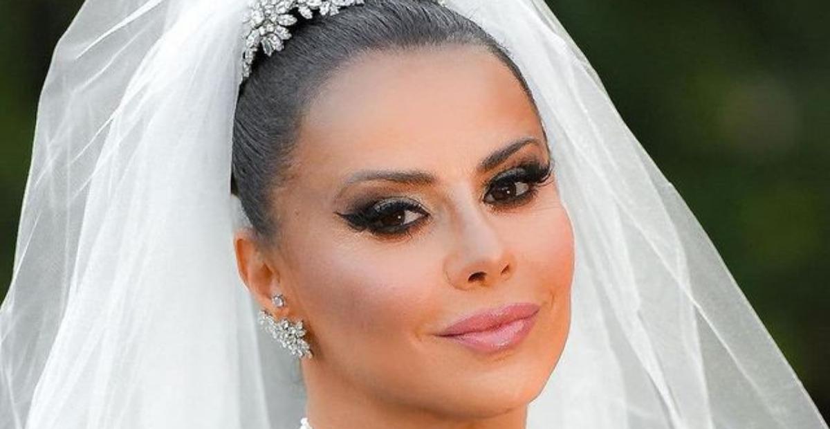 Vestido de noiva de Viviane Araújo era todo de renda e cristais avaliado em R$50 mil; Veja detalhes!