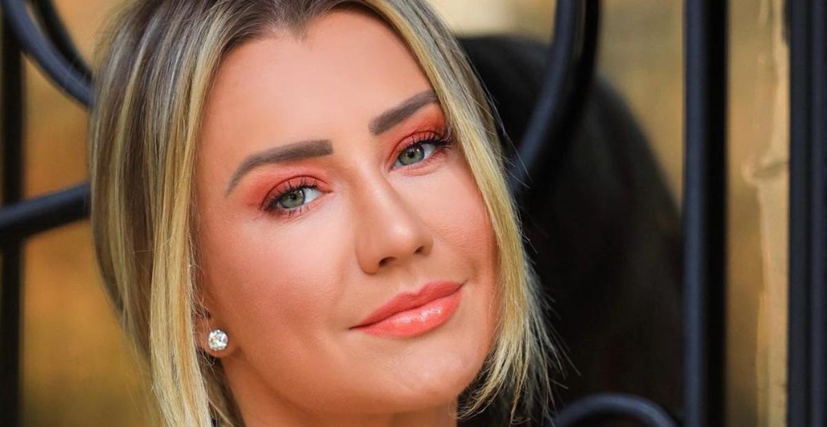 Luxo! Ana Paula Siebert elege look grifado de mais de R$53 mil para dia de praia em Saint Tropez