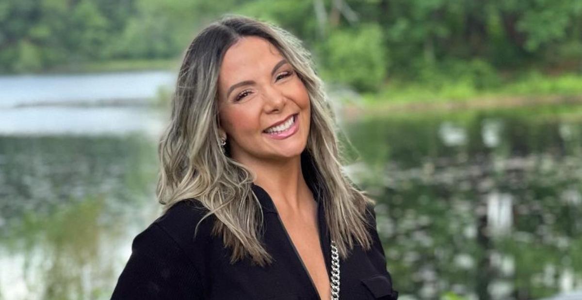 De biquíni, Carla Perez exibe shape absurdo em passeio de barco com Xanddy: ”Um corpo é um corpo”