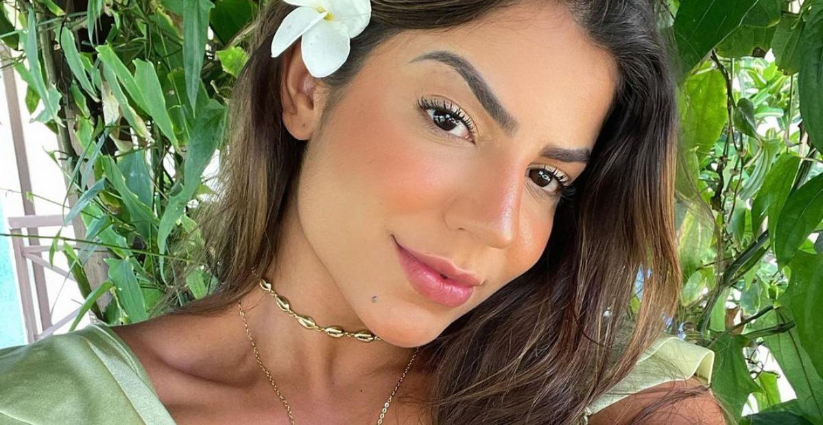 De top e shortinho, Hariany ostenta abdômen sarado em ensaio fotográfico e eleva a temperatura