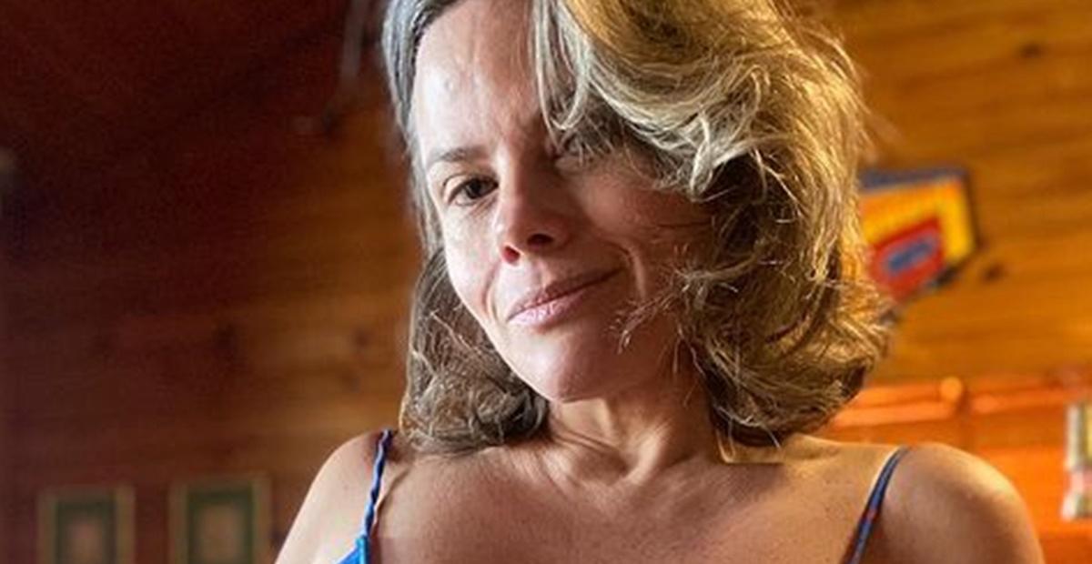 Aos 50 anos, Maria Cândida posta fotos de biquíni e movimenta a web: ”Maravilhosa e poderosa”