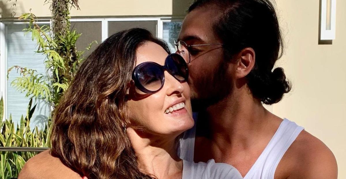 Fátima Bernardes aproveita último dia na natureza com o namorado: ”Se abastecer do que faz bem”