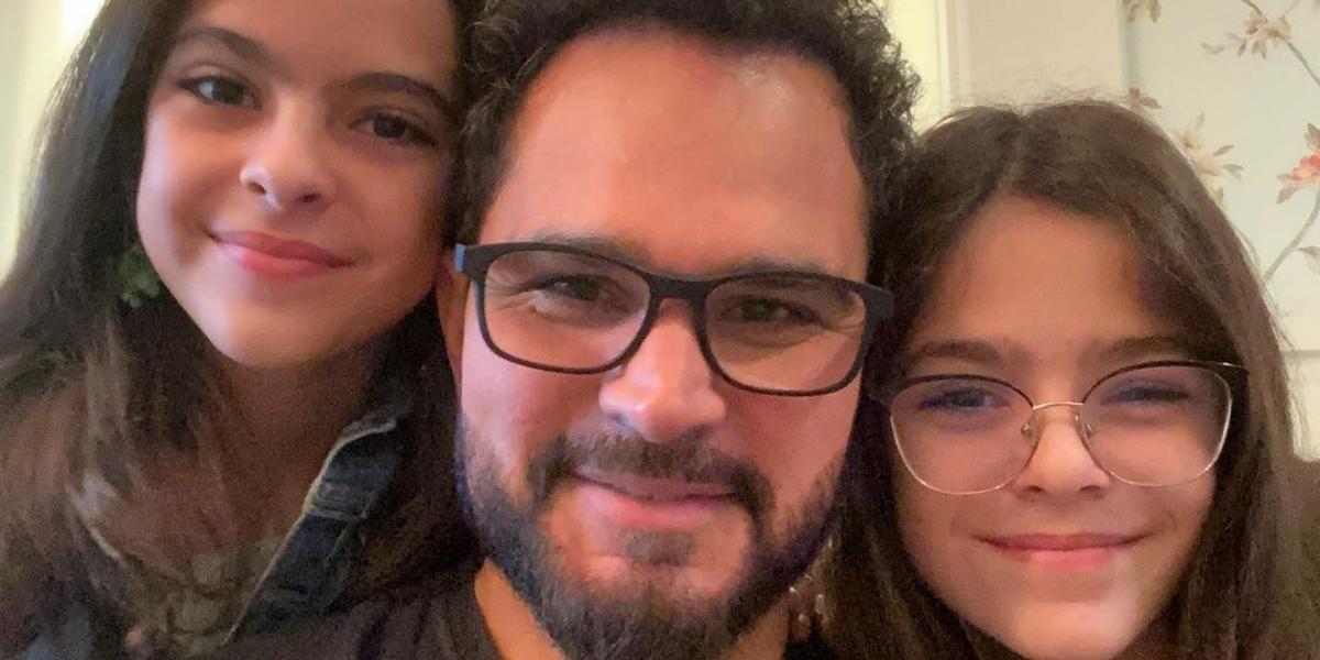 Luciano Camargo divide cliques encantadores em família e deixa internautas apaixonados