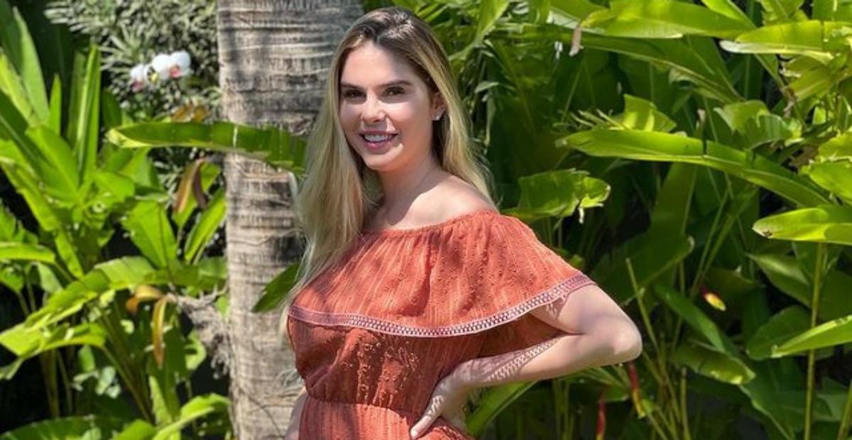 Grávida de gêmeos, Bárbara Evans é acusada de estufar barriga e dispara: ”Engordei”