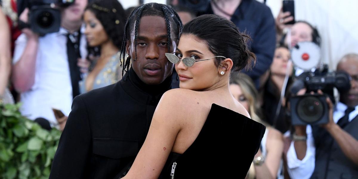 Kylie Jenner confirma segunda gravidez e mostra reação da família em vídeo emocionante