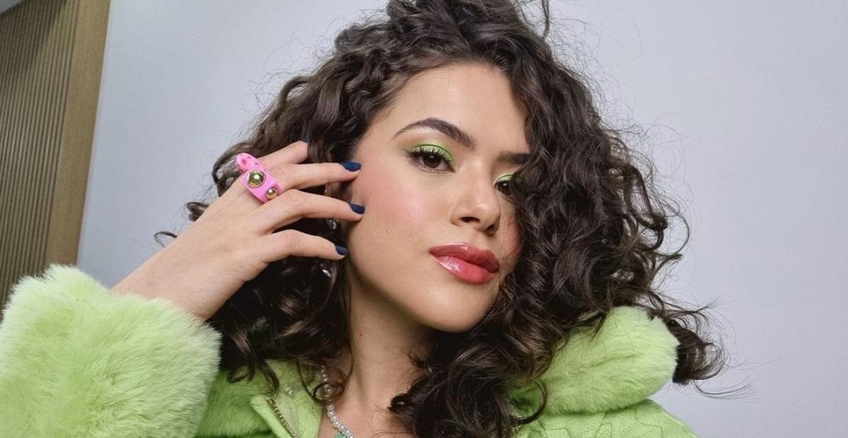 Maisa aposta em look estiloso para fazer cliques em Paris e ganha elogios: ”Maravilhosa!”