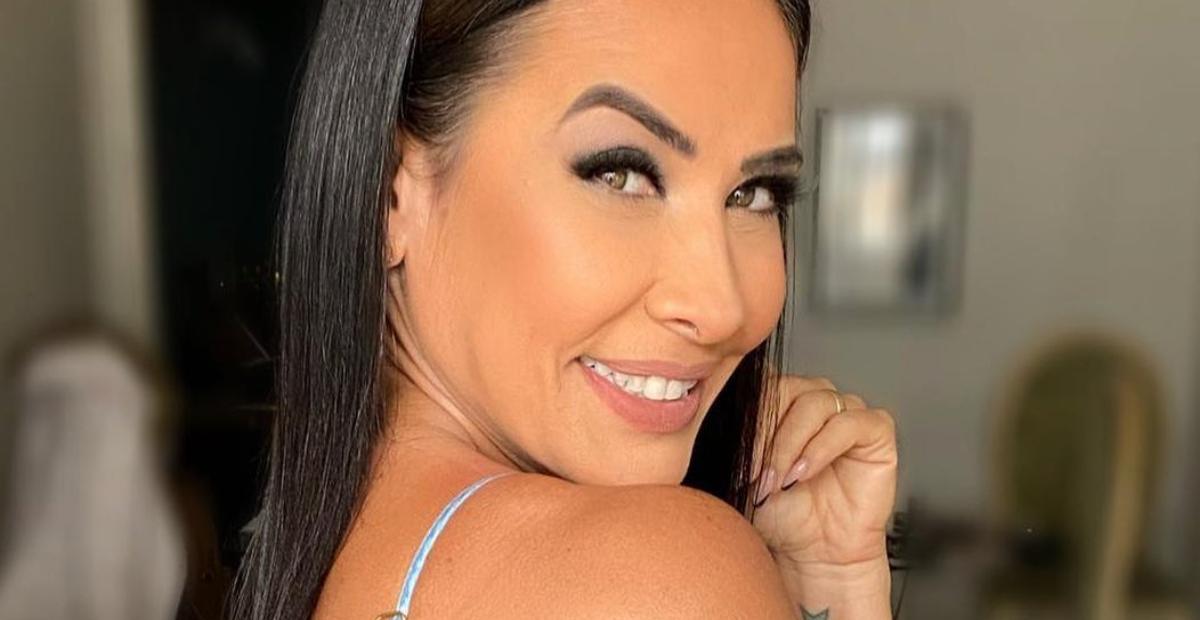 Scheila Carvalho esbanja boa forma em treino de glúteos e eleva a temperatura: ”Maravilhosa”