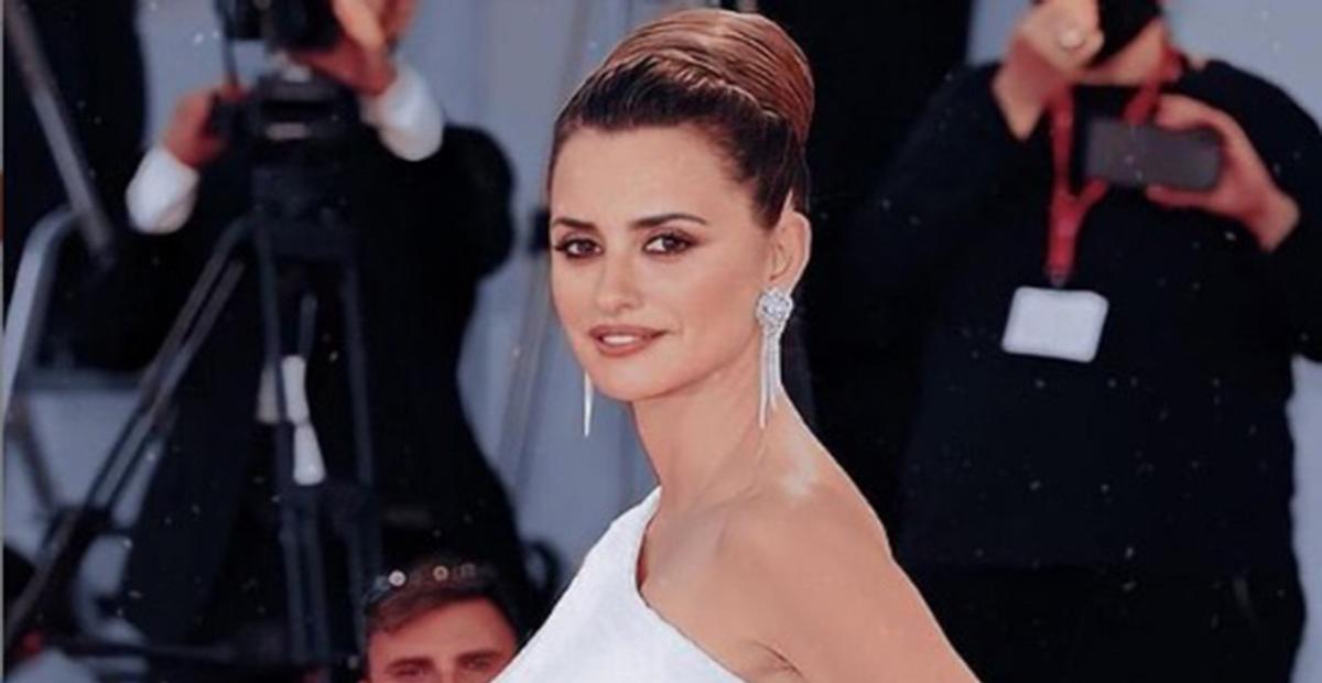 Elegante, Penélope Cruz chama atenção no Festival de Cinema de Veneza