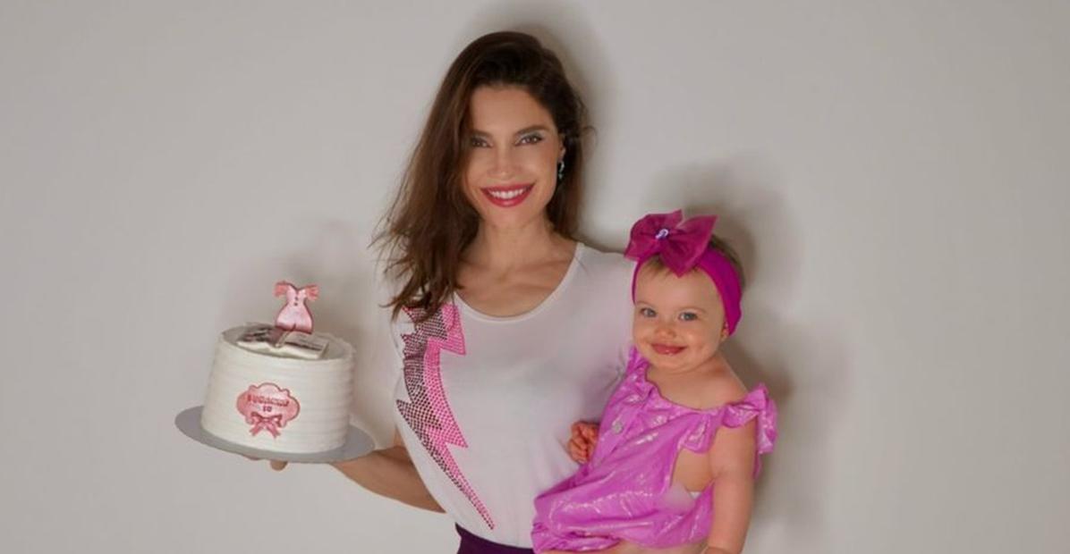 Júlia Pereira inova na celebração de dez meses da filha, Suzanne: ”Muito especial”