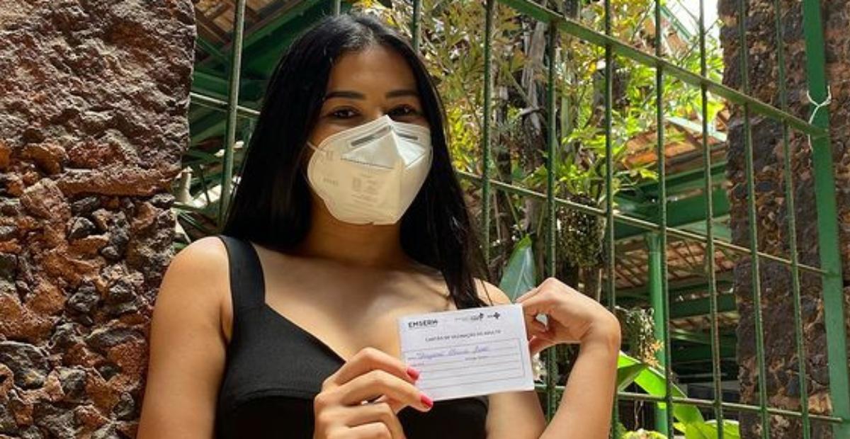 Thaynara OG celebra imunização completa contra a covid-19: ”Muito feliz e cheia de esperança!”