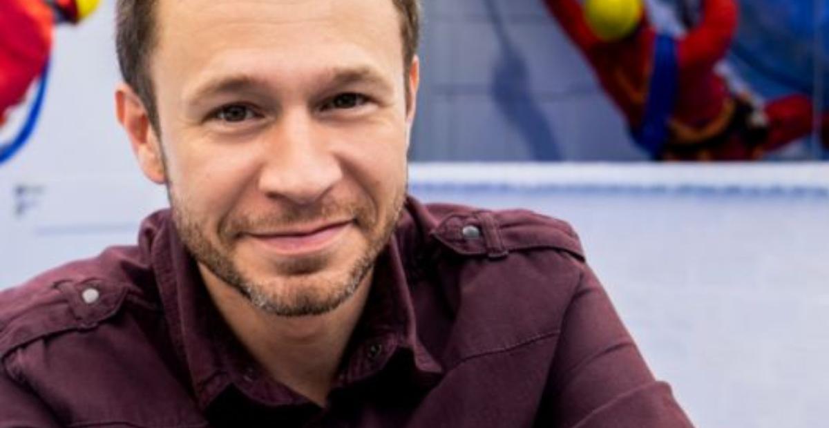 Tiago Leifert exibe primeira foto da filha, Lua: ”Nunca tinha postado a carinha dela!”
