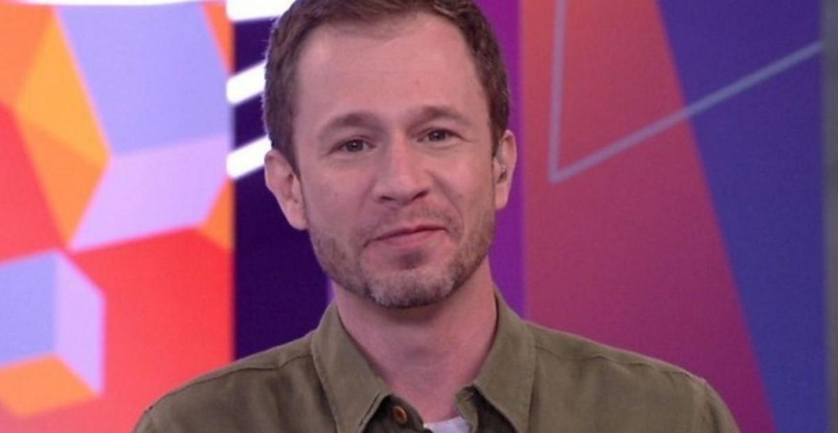 De saída da TV Globo, Tiago Leifert desmente boatos e diz não ter planos para 2022: “Escândalo envolvendo milhões de reais!”
