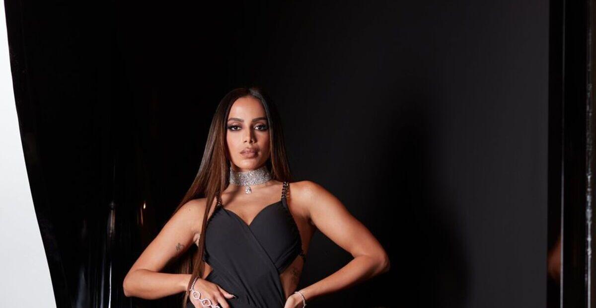 Anitta faz sua estreia no MET Gala 2021 com vestido ousadíssimo
